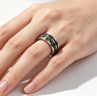 Wolframcarbid-Ring mit Moosachat-Einlage und Sternenhimmel-Design, Polierte Kanten, Komfortabler Herren-Ehering, Verlobungs- und Versprechensschmuck