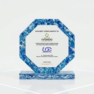 แผ่นคริสตัลรูปหกเหลี่ยมรีไซเคิลแบบกำหนดเอง สลักด้วยเลเซอร์ พิมพ์ด้วย UV ขัดเงา สำหรับมอบรางวัลเพื่อการจดจำเชื่อมโยง หรือใช้เป็นของที่ระลึกทางธุรกิจ - Product Image 2