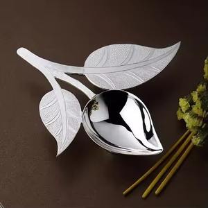 Cuenco de Metal Pulido Hecho a Mano con Forma de Hoja Plateada, Moderno y Elegante, para Servir Dátiles en el Iftar, para Ramadán y Catering de Fiestas - Product Image 1