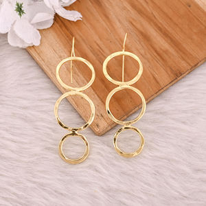 Boucles d'oreilles pendantes élégantes plaquées or de qualité supérieure pour femmes, bijoux statement au style classique pour les fêtes, boucles d'oreilles délicates - Product Image 2