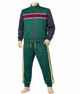 Fabricante de Trajes Deportivos Sublimados Personalizados, MOQ Bajo, Ropa Deportiva de Poliéster con Impresión Completa - Product Image 1