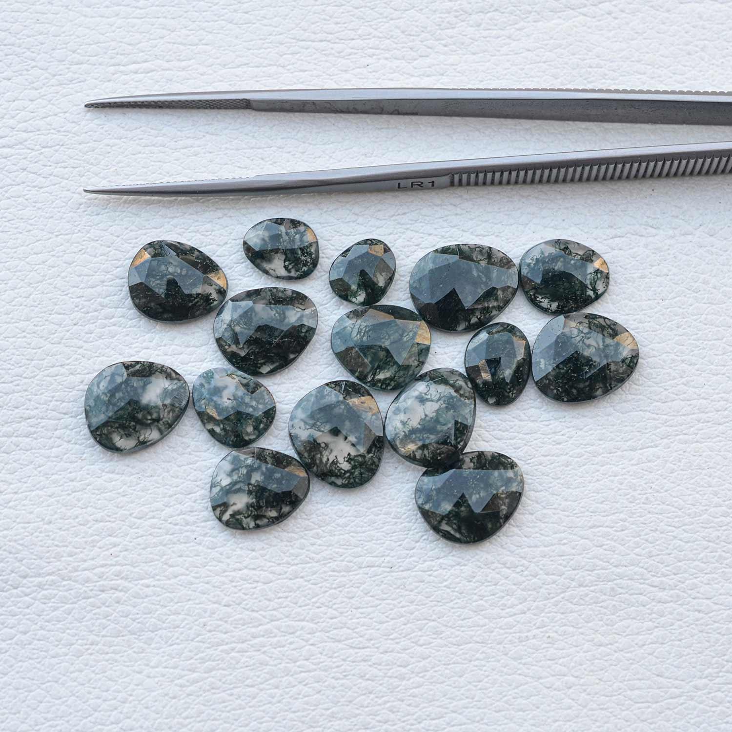 สีเขียว