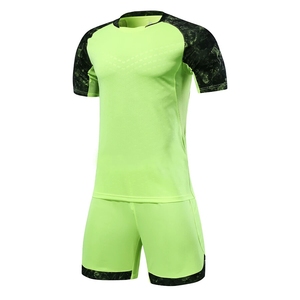 Uniforme de Fútbol Personalizado para Hombre, 220GSM, Poliéster Transpirable, Impresión por Transferencia de Calor, Ropa Deportiva para Equipos de Fútbol OEM - Product Image 5