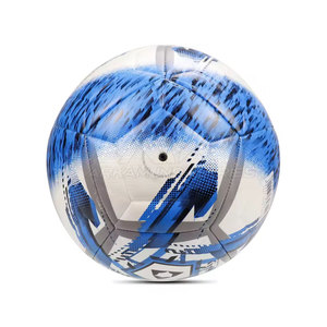 Balón de Fútbol Clásico para Entrenamiento, Agarre Fuerte, Material Duradero, Perfecto para Prácticas y Sesiones de Entrenamiento al Aire Libre - Product Image 4