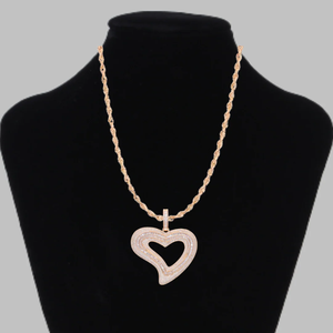 Colgante de Corazón de Plata 925 con Moissanita, Bañado en Rodio, Engaste de Canal, Lujo, Unisex, Uso Diario, Amuleto Temático - Product Image 3