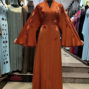 Nueva Abaya de Dubái 2026, Tradicional Islámica para Mujer, Estilo Saudí Turco, Cuello en V, Manga Larga, Anti-Pilling, Dobladillo Acampanado, Musulmana - Product Image 1