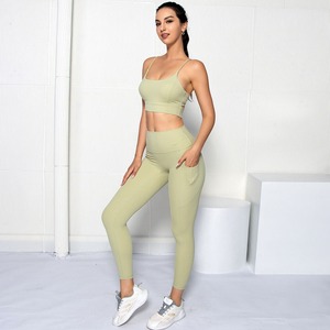 Vente en gros de hauts de sport pour femmes, colorés, sans manches, T-shirts de fitness push-up, vêtements d'entraînement ajustés, ensembles de yoga pour femmes - Product Image 5