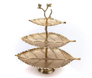 Atractivo latón dorado hoja de tres niveles diseñado pastel metálico y soporte para servir dulces para decoración del hogar y decoración de mesa - Product Image 2