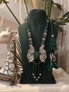 Magnifique collier de créateur avec pendentif paon incrusté de pierres, orné de perles et de latkan |   Dori réglable fait main - Product Image 4