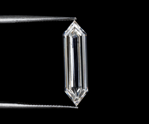 Diamante Suelto Cultivado en Laboratorio en India, Corte Hexagonal Alargado de 2.0 Ct, Grado VVS-VS, Corte Geométrico Único, Certificado IGI, Gran Venta - Product Image 3