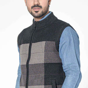 Pulls zippés tricotés pour hommes couleur unie 2026, faible MOQ, fabrication OEM - Product Image 5