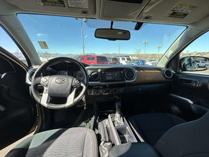 รถกระบะโตโยต้า ทาโคมา SR5 RWD ปี 2022 มือสอง สภาพดี ขาย - Product Image 2