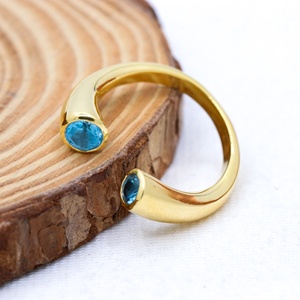 Anillo Abierto de Plata de Ley 925 con Dos Piedras de Topacio Azul Natural, Chapado en Oro Amarillo, Joyas Memoria, Venta al Por Mayor - Product Image 5