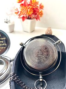 Réplique de compas en laiton antique, aéthéliomètre au design unique, His Dark Materials, Mesure de la vérité, Symbole de la lumière du Nord, Lecteur - Product Image 4