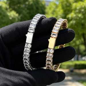 Pulsera de tenis de lujo estilo hip hop con moissanita engastada, corte baguette, de plata de ley 925 bañada en rodio, para uso unisex - Product Image 4