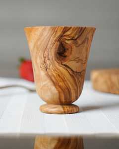 Verre à boire artisanal en bois massif naturel pour l'eau, les jus, les boissons gazeuses, les cocktails et l'utilisation quotidienne à la table. - Product Image 6