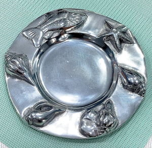 Assiette de service moderne en aluminium moulé, écologique, artisanale, durable, nouvelle couleur grise pour la vaisselle d'hôtel - Product Image 6