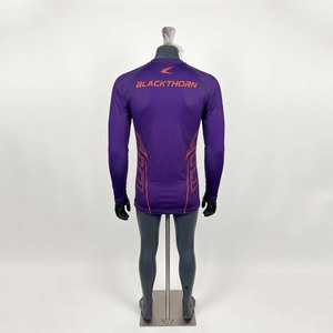 Camiseta de compresión de manga corta para hombre de poliéster y spandex, azul y naranja, de secado rápido, UPF50+, con protección UV y costuras sublimadas. - Product Image 3