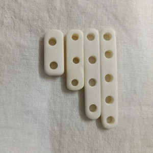 Separadores de Hueso Naturales Hechos a Mano con Forma Rectangular de 4 Agujeros, Cuentas Blancas con Temática Animal para Creaciones de Joyería de Uso Diario - Product Image 1