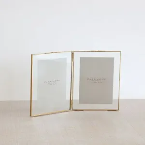 Cadre photo en métal au design élégant, rehaussant votre décoration intérieure avec un charme sophistiqué pour les passionnés de photographie vintage - Product Image 3