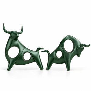 Ensemble de 2 sculptures abstraites de taureau |   Figurines de taureau vertes modernes avec cornes pour salon, bureau, console, étagère, table, décoration intérieure - Product Image 1