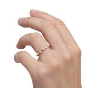 Bague de promesse en or massif 9K 10K avec diamant de laboratoire rond, style vintage Milgrain, et demi-alliance de mariage en moissanite - Product Image 5