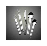 Couverts en métal : une expérience de table contemporaine, un accent créé pour soutenir les traditions culinaires élégantes et le confort résidentiel