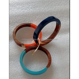 Brazaletes de madera con incrustaciones de resina transparente | Pulsera hecha a mano Moda minimalista para mujeres Aspecto étnico Uso diario y uso de regalos - Product Image 1