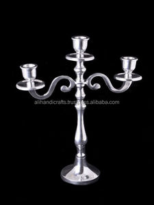 Lot en gros de chandeliers vintage en aluminium à 3 et 5 bras, supports de bougies coniques en métal pour hôtels et décorations de mariage - Product Image 1