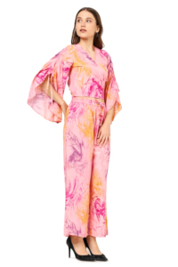 Ensemble décontracté pour femme en polyester imprimé tie-dye rose vintage, écologique, avec haut à col en V et manches évasées et pantalon palazzo - Product Image 2
