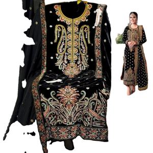 Ensemble shalwar kameez en velours de qualité supérieure brodé, avec un dupatta brodé en chinon et un bas en santoon soigneusement conçu. - Product Image 1