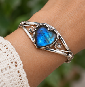 Bracelet jonc en argent labradorite, style vintage avec motifs gravés, en argent sterling, bijoux de mode bohème et sud-ouest, vente en gros - Product Image 3