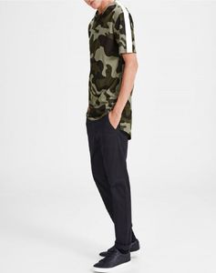 เสื้อยืดคอกลมผ้าฝ้ายพิมพ์ลายพรางแบบกำหนดเองด้วยเทคนิค Sublimation สำหรับผู้ชาย แขนสั้น ผ้าฝ้าย 100% - Product Image 2