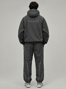 Conjunto Deportivo de Chaqueta Cortavientos con Capucha Gris para Hombre, Ropa Deportiva Ligera para Correr, Venta al Por Mayor - Product Image 2