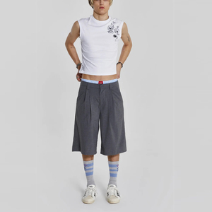 Shorts d'été personnalisés pour hommes, coupe ample, ourlet ouvert, double pli, style Bermuda, jambe large, longueur genou, motif uni, teinture unie - Product Image 3