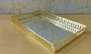 Bandeja de Lujo Dorada con Espejo, Rectangular, Metálica, Decorativa, para Servir, con Diseño Ornamentado Calado, Organizador de Tocador, Bandeja para Cosméticos y Perfumes - Product Image 3