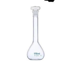 Matraz volumétrico de 100ml con tapón de vidrio intercambiable hecho de vidrio de borosilicato resistente al calor y de baja expansión - Product Image 2