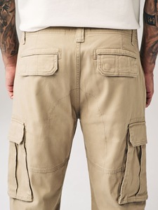 กางเกงคาร์โก้สุดเทรนดี้ ทรงทันสมัย ใส่สบาย ผลิตจากผ้าคอตตอนผสม เหมาะสำหรับสตรีทแวร์และชุดลำลอง - Product Image 4