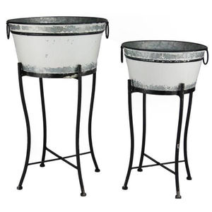 Ensemble de 2 jardinières en métal galvanisé style ferme, avec supports en fer noir, hauts, style seau blanc vieilli, pour jardin extérieur - Product Image 1