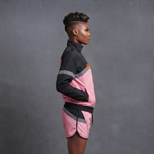 Conjunto deportivo para mujer 2027, ropa de exterior ligera, chaqueta cortavientos de nailon y pantalones cortos, secado rápido, estilo hip hop. - Product Image 5