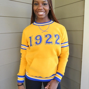 เสื้อสเวตเชิ้ตคอกลม Sigma Gamma Rho Gold 1922 ผ้าเชนิลล์ ปักอักษรกรีกแบบกำหนดเอง เสื้อพูลโอเวอร์ลำลองผ้าฟลีซ - Product Image 1