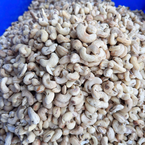 Núcleos de Anacardo de Fábrica Confiable SANTIGO Kaju, Núcleos de Anacardo SK Caju Badam, Exportados a Todo el Mundo - Product Image 1