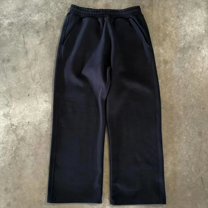 Ensemble décontracté pour homme en molleton de coton léger de qualité supérieure, comprenant un sweat à capuche court réversible personnalisé 2-en-1 et un pantalon de survêtement à jambes larges - Product Image 6