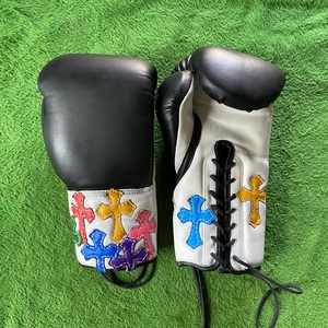Gants de boxe professionnels en cuir de vachette de qualité supérieure, fabriqués sur mesure, avec croix chrétienne élégante, pour le sparring - Product Image 6