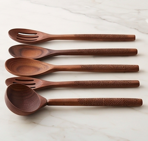 Ensemble d'ustensiles de cuisine en bois sculpté à la main, design bohème, cuillères et spatules réutilisables pour le camping et la salle à manger - Product Image 3