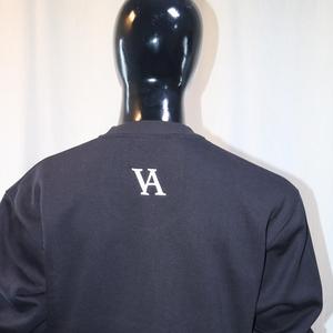 Sudadera de Cuello Redondo para Hombre, Color Gris Oscuro, Corte Regular, Logotipo Bordado en el Pecho Izquierdo, Tejido Casual, 100% Algodón, Ropa de Otoño, CLUSH SPORTS - Product Image 3