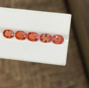 พลอยแซฟไฟร์สีแดงธรรมชาติทรงรี 7.58 กะรัต ขนาด 8x6 มม. สำหรับทำเครื่องประดับชั้นดี - Product Image 2