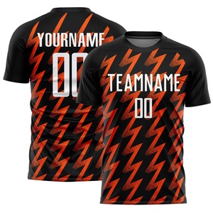 Nouvelle arrivée, ensemble de football noir et orange en zigzag, respirant, à séchage rapide, uniforme d'équipe de football, maillot de performance, shorts, couleurs personnalisées - Product Image 2
