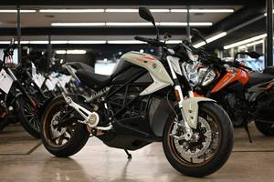 Nueva Motocicleta Urbana SR/F 2026 - Product Image 5