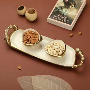 Plateau de service Aura Serve Glam en aluminium écologique et durable avec bord doré, deux bols, 15,7 pouces de long, pour la présentation des aliments - Product Image 6